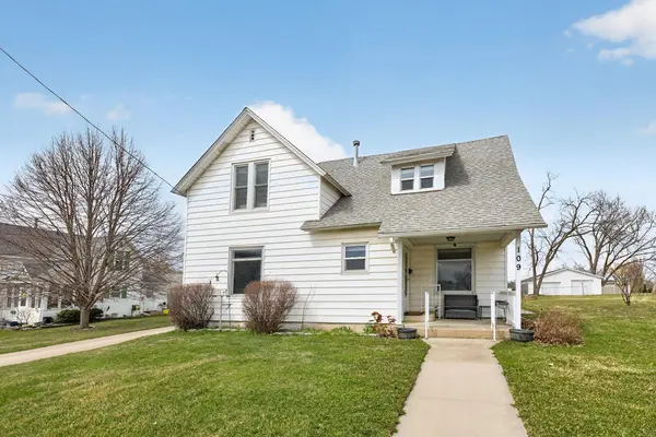 109 4th ST NE, Stewartville, MN 55976
