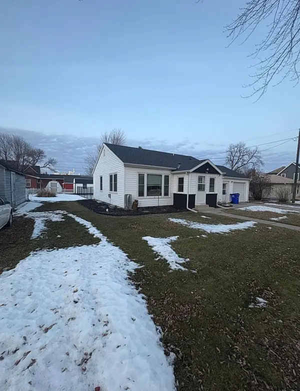 758 Pine ST, Dawson, MN 56232