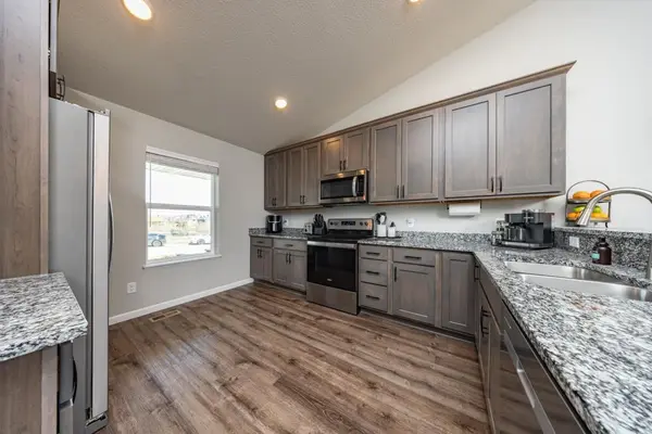 1221 Balsam LN, Watertown, MN 55388