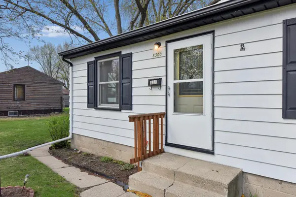 8300 Clinton AVE S, Bloomington, MN 55420