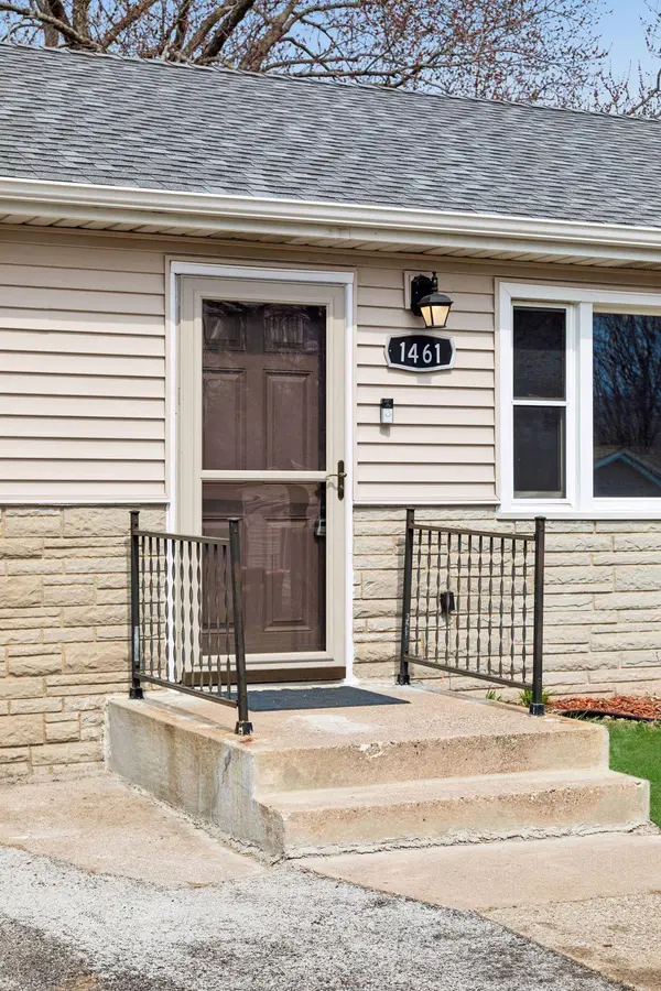 1461 Grandview AVE E, Maplewood, MN 55109