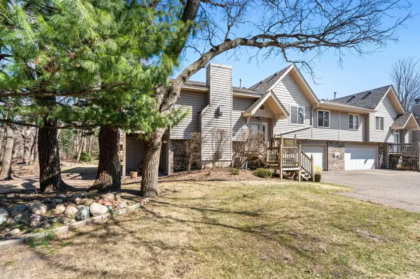 207 Galtier PL, Shoreview, MN 55126