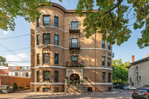 11 Summit CT #16, Saint Paul, MN 55102
