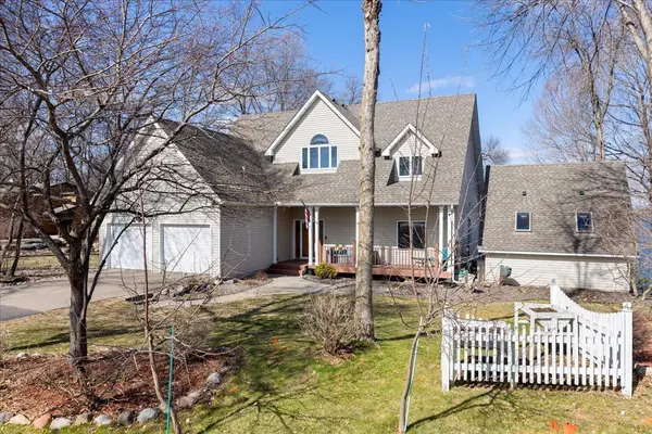 28750 Glader BLVD, Lindstrom, MN 55045