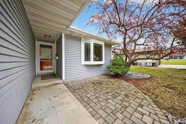 2636 Westridge LN NW, Rochester, MN 55901