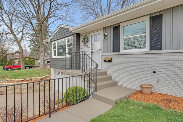 1220 Oak ST W, Stillwater, MN 55082
