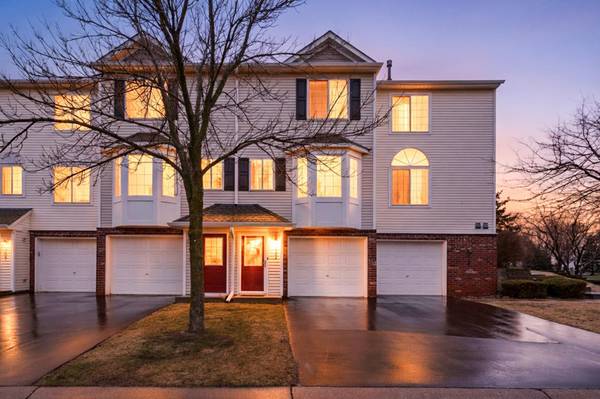 7702 Arboretum Village CIR,  Chanhassen,  MN 55317