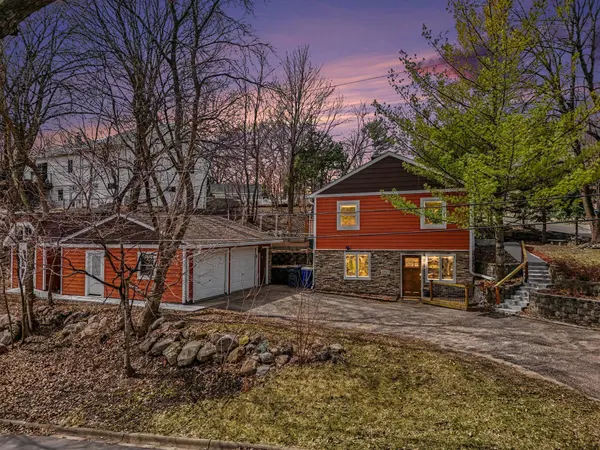 18917 Chestnut LN, Minnetonka, MN 55345