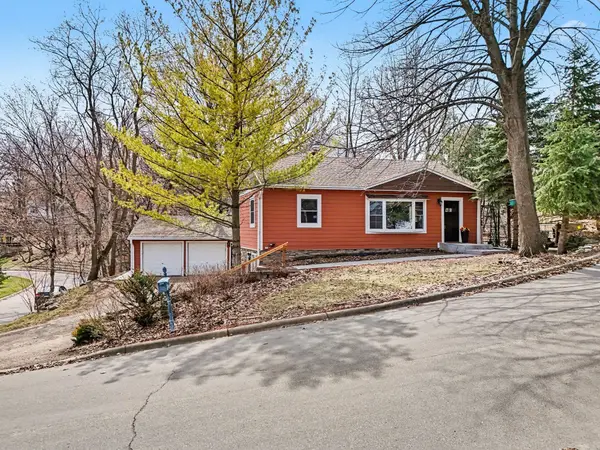 18917 Chestnut LN, Minnetonka, MN 55345