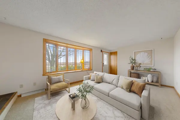 606 Riverdale RD, Mankato, MN 56001
