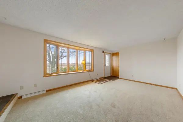 606 Riverdale RD, Mankato, MN 56001