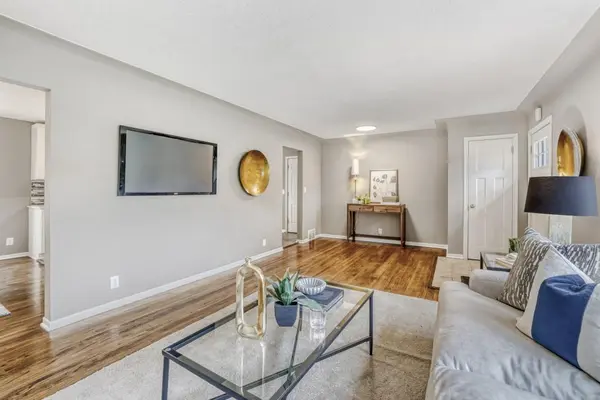 11939 James RD, Minnetonka, MN 55343