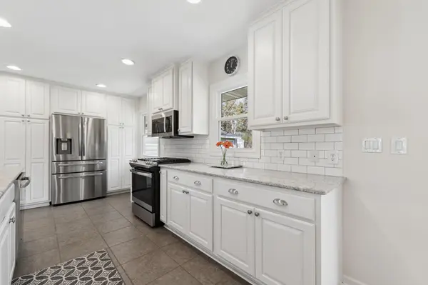 3206 W 88th ST, Bloomington, MN 55431