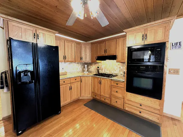 47086 Schoolhouse DR, Becida, MN 56678