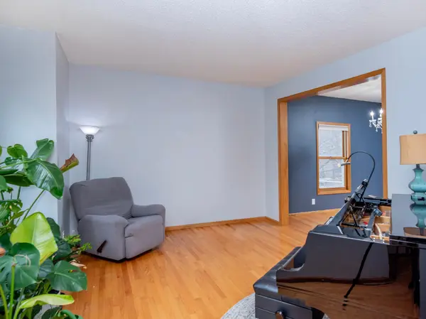 3751 Thomas CT, Vadnais Heights, MN 55127