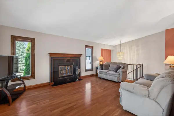 5207 Beachside DR, Hopkins, MN 55343