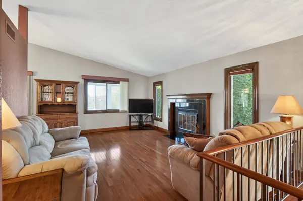 5207 Beachside DR, Hopkins, MN 55343