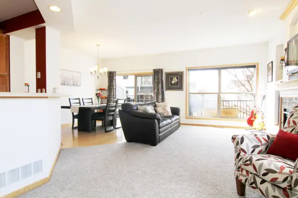 15561 Dunraven DR, Apple Valley, MN 55124