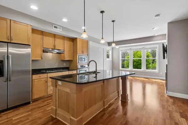 1060 Grand AVE #202, Saint Paul, MN 55105