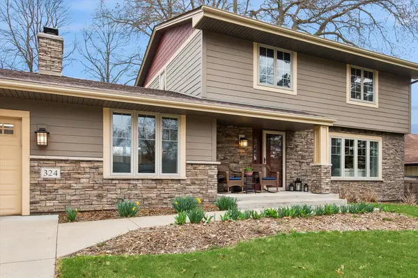 324 Hillcrest LN, Burnsville, MN 55337