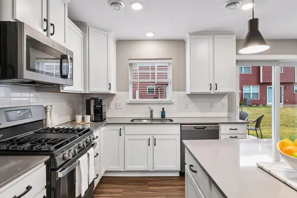 9494 Bridle WAY, Victoria, MN 55386