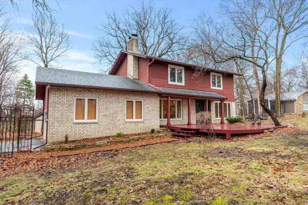 9449 Woodridge DR, Eden Prairie, MN 55347