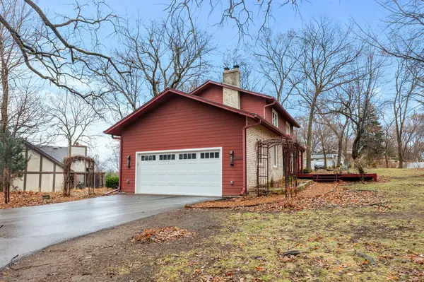 9449 Woodridge DR, Eden Prairie, MN 55347