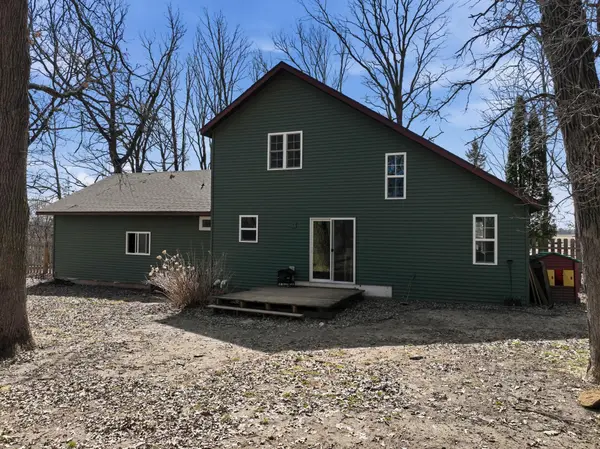 527 10th AVE, Clear Lake, WI 54005