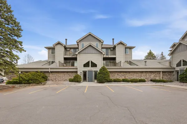 2150 Ridge DR #24, Saint Louis Park, MN 55416