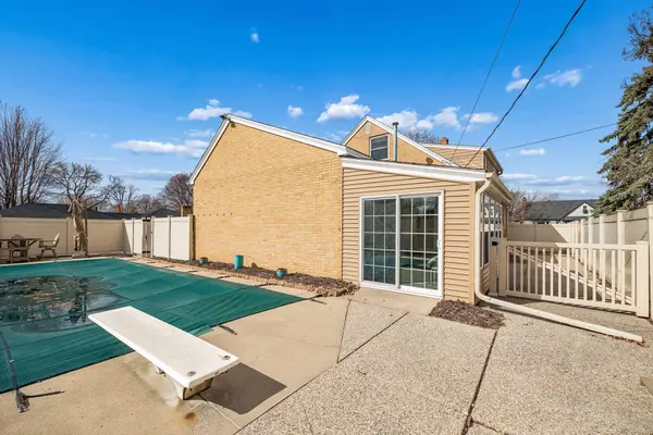 505 2nd ST NE, Osseo, MN 55369