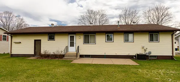 1052 Pine Grove LN, Lake City, MN 55041