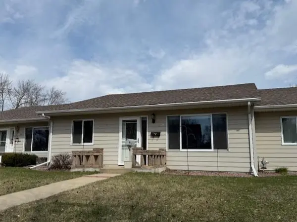 650 12th ST, Windom, MN 56101