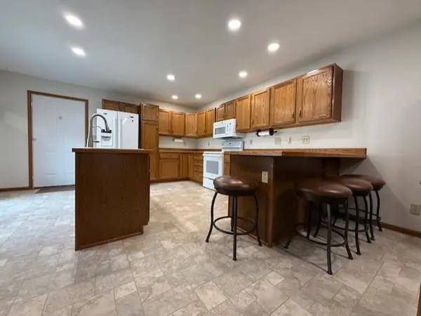 650 12th ST, Windom, MN 56101