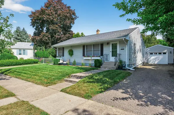 1871 Morgan AVE, Saint Paul, MN 55116