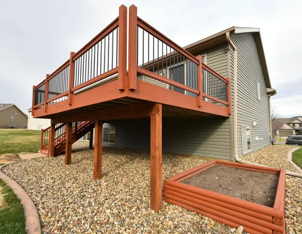 887 Golf View AVE, Zumbrota, MN 55992