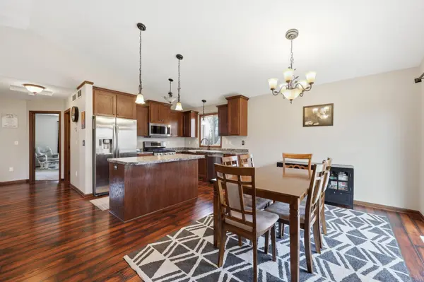 9085 Grove DR, Chisago City, MN 55013