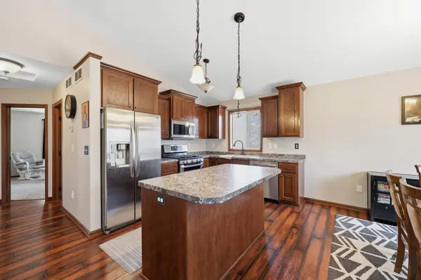 9085 Grove DR, Chisago City, MN 55013