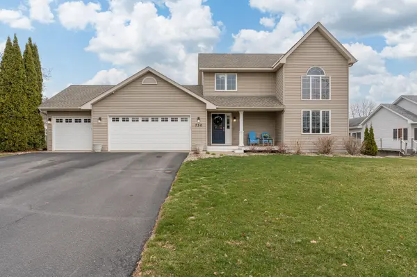 730 Debbie LN, Carver, MN 55315