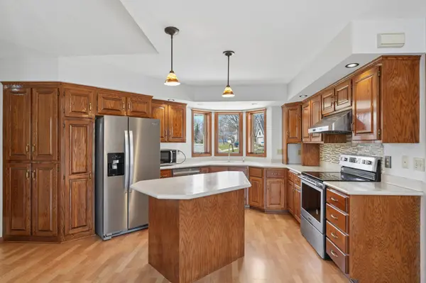 2242 Jennifer LN, North Saint Paul, MN 55109