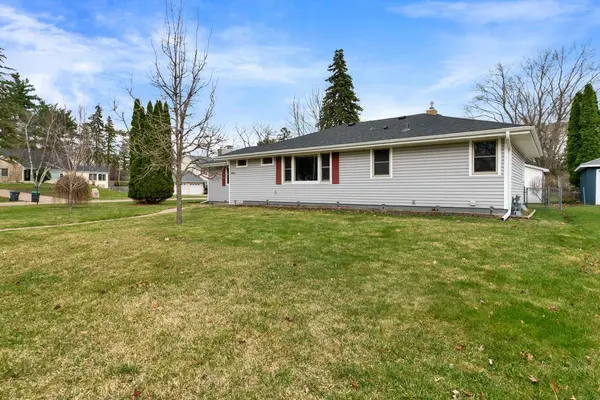 2800 Longview DR, North Saint Paul, MN 55109