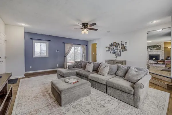 14050 37th AVE N, Plymouth, MN 55447