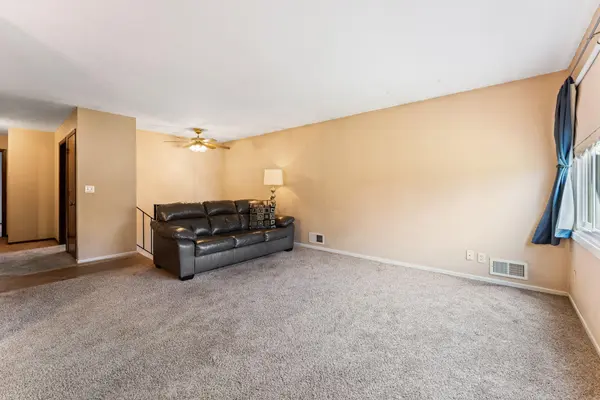 4683 Ridge Cliff DR, Eagan, MN 55122