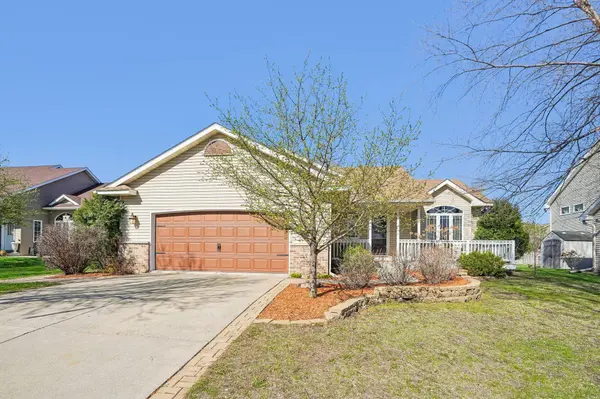 2408 Harbor DR, Northfield, MN 55057