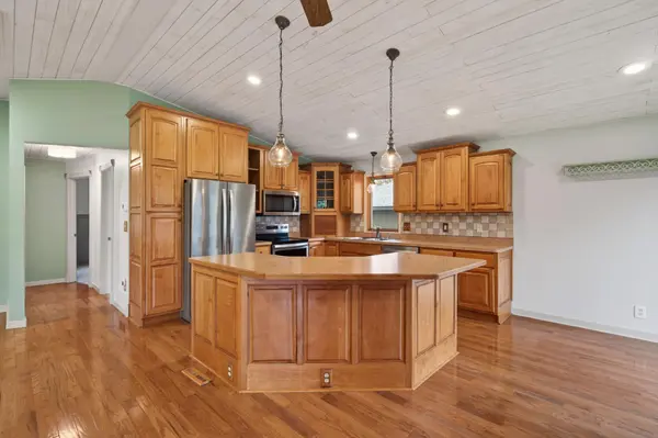 8381 Knollwood DR, Mounds View, MN 55112