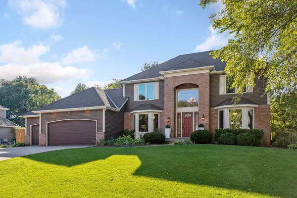 5955 Parkwood DR, Shoreview, MN 55126