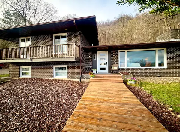 349 E Lake BLVD, Winona, MN 55987