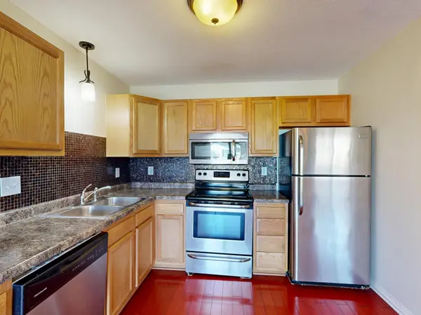 2477 Woodbridge ST, Roseville, MN 55113