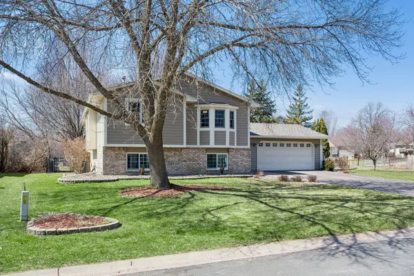 9769 Kirkwood LN N, Maple Grove, MN 55369