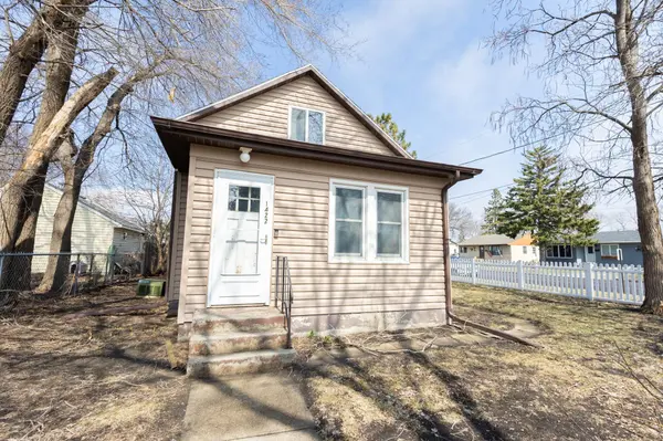 1422 2nd AVE N, Moorhead, MN 56560