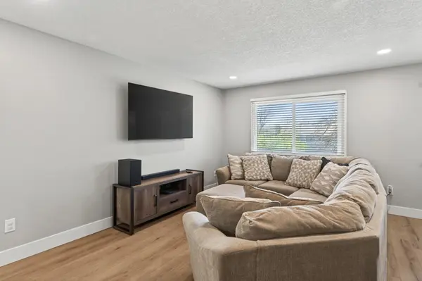 7553 Zinnia WAY, Maple Grove, MN 55311